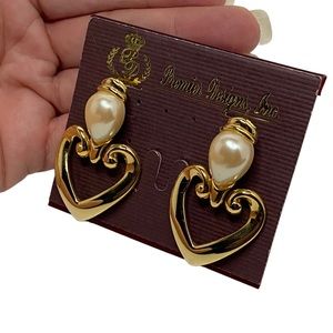 Vintage Gold Tone Heart & Pearl Premier Designs Forever Yours Earrings